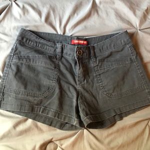 Unionbay gray khaki shorts size 9